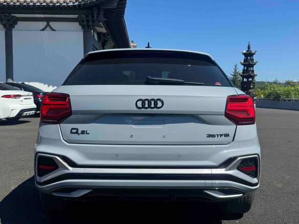 2021 Audi Q2 L 35 TFSI I Рестайлинг, серый, 1849000 рублей - вид 4