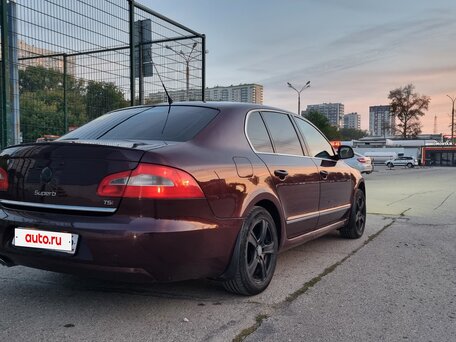 2009 Skoda Superb II, пурпурный, 750000 рублей, вид 4