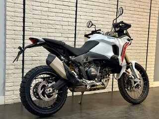 2026 Ducati DesertX, белый, 2450000 рублей, вид 3