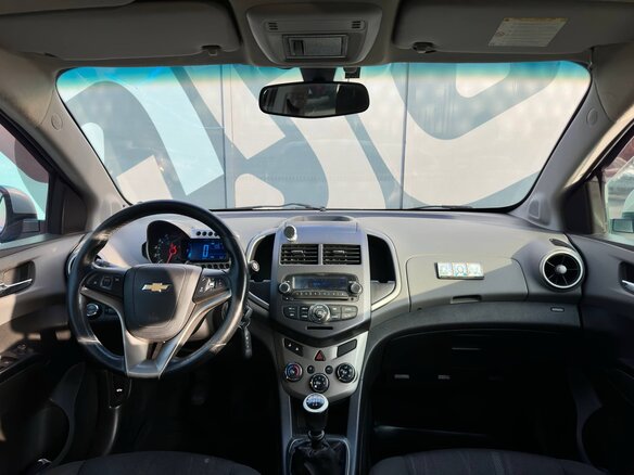 2012 Chevrolet Aveo II, серебристый, 576000 рублей - вид 1