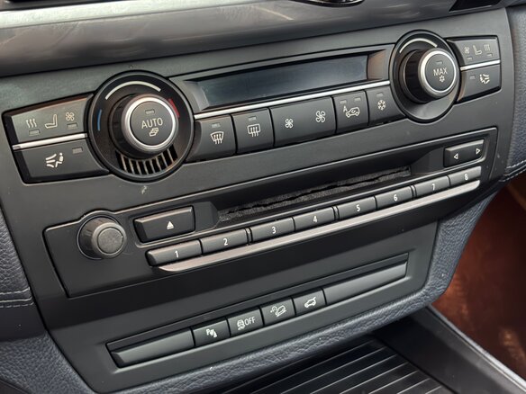 2011 BMW X5 35i II (E70) Рестайлинг, серый, 2399000 рублей - вид 28