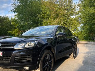 2010 Volkswagen Touareg II, чёрный, 1900000 рублей, вид 1