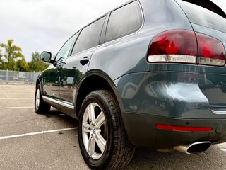 2007 Volkswagen Touareg I Рестайлинг, серый, 1200000 рублей, вид 5