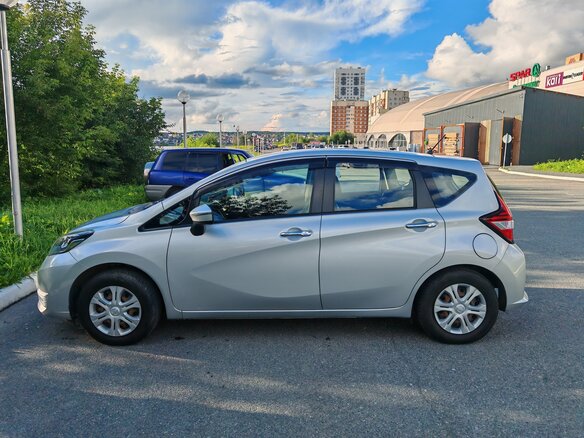 2017 Nissan Note II Рестайлинг, серебристый, 960000 рублей - вид 5