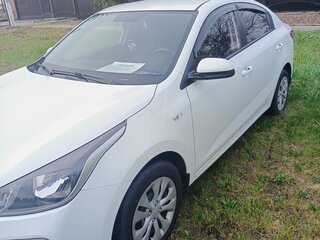 2018 Kia Rio IV, белый, 1480000 рублей, вид 3