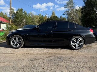2015 BMW 3 серии 320i xDrive VI (F3x) Рестайлинг, чёрный, 2350000 рублей, вид 3