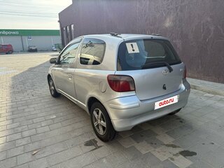 2001 Toyota Vitz I (P10), серебристый, 350000 рублей, вид 4