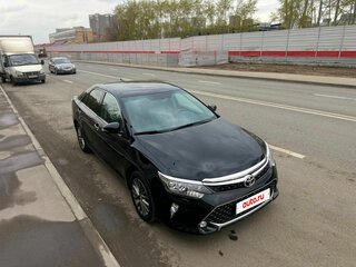 2017 Toyota Camry VII (XV50) Рестайлинг 2, чёрный, 2325000 рублей, вид 3