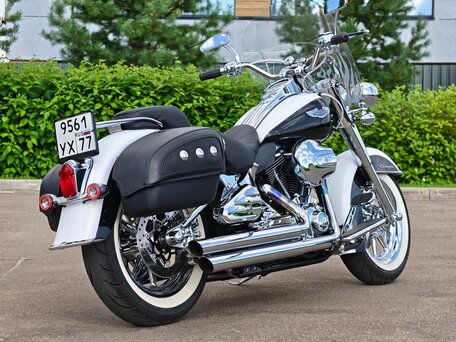 2006 Harley-Davidson Softail Deluxe, белый, 2100000 рублей, вид 1