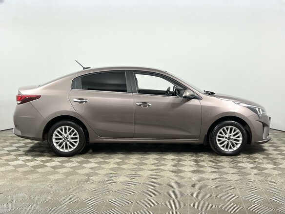 2020 Kia Rio IV Рестайлинг, коричневый, 1595000 рублей - вид 3