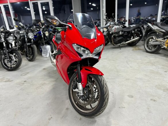 2014 Honda VFR 800, красный, 775000 рублей - вид 7