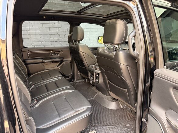 2023 Ram 1500 Quad Cab V, чёрный - вид 11