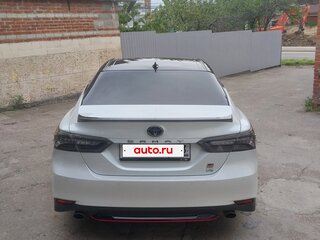 2022 Toyota Camry VIII (XV70) Рестайлинг, белый, 4300000 рублей, вид 4