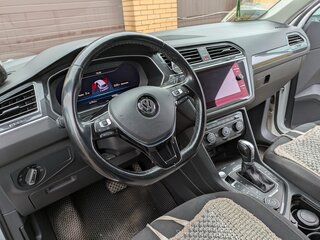 2017 Volkswagen Tiguan II, белый, 2900000 рублей, вид 5