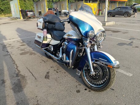 2010 Harley-Davidson Electra Glide, синий, 1150000 рублей, вид 5