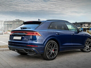 2020 Audi Q8 55 TFSI I (4M), синий, 5990000 рублей, вид 5