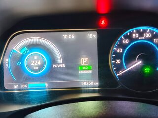 2018 Nissan Leaf II (ZE1), белый, 1680000 рублей, вид 5