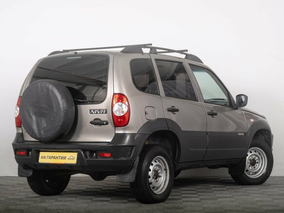 2018 Chevrolet Niva I Рестайлинг, коричневый, 899000 рублей - вид 5
