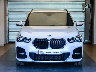 2021 BMW X1 20i xDrive II (F48) Рестайлинг, белый, 3949000 рублей, вид 2