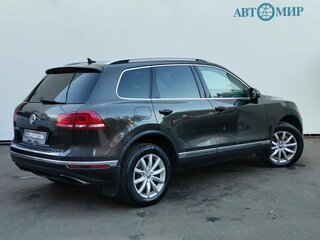 2015 Volkswagen Touareg II Рестайлинг, коричневый, 2439000 рублей, вид 5