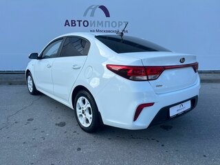 2017 Kia Rio IV, белый, 1045000 рублей, вид 4