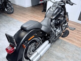 2017 Harley-Davidson Fat Boy, чёрный, 1599000 рублей, вид 5