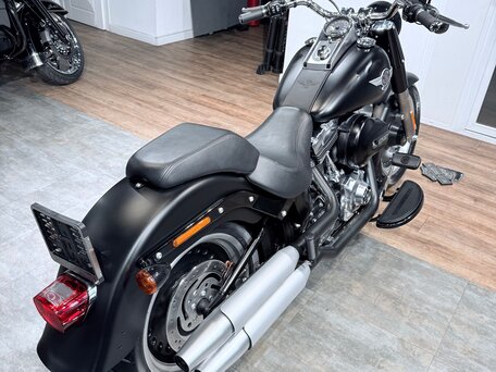 2017 Harley-Davidson Fat Boy, чёрный, 1599000 рублей, вид 5