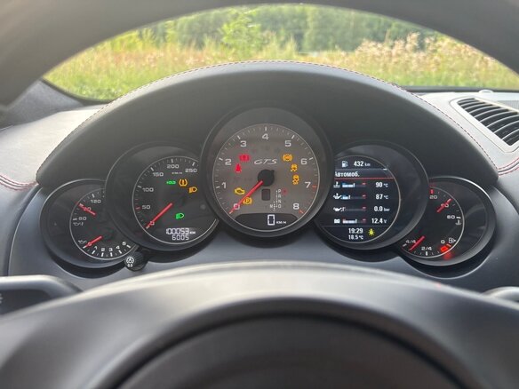 2013 Porsche Cayenne GTS II (958), красный, 3070000 рублей - вид 19