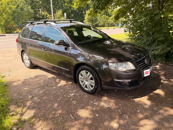 2010 Volkswagen Passat B6, коричневый - вид 2