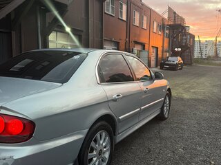 2009 Hyundai Sonata ТагАЗ IV (EF) Рестайлинг, серебристый, 500000 рублей, вид 4
