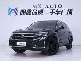 2025 Volkswagen Touareg III Рестайлинг, чёрный, 7180000 рублей, вид 4