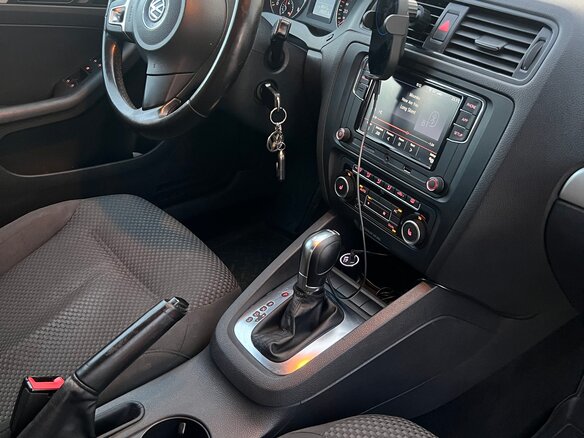 2012 Volkswagen Jetta VI, чёрный, 750000 рублей - вид 5