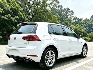 2019 Volkswagen Golf VII Рестайлинг, белый, 1350777 рублей, вид 5