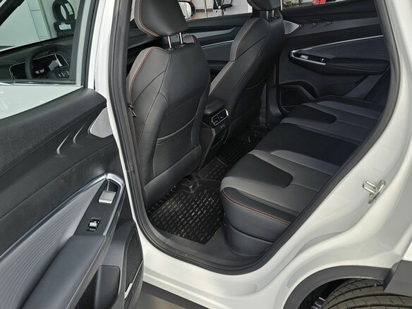 2026 Geely Cityray, белый - вид 5