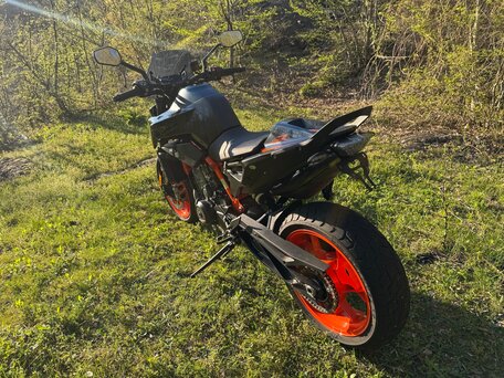 2022 KTM 890 Duke R, чёрный, 800000 рублей, вид 5