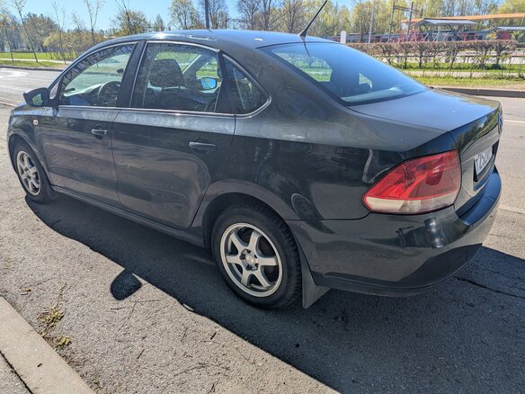 2014 Volkswagen Polo V, серый, 620000 рублей - вид 2