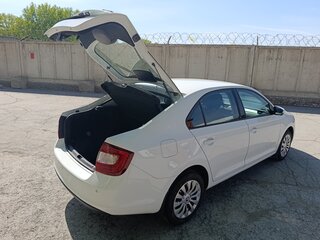 2018 Skoda Rapid I Рестайлинг, белый, 1110000 рублей, вид 5