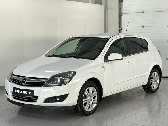 2011 Opel Astra H Рестайлинг, белый, 549000 рублей - вид 2