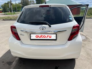 2016 Toyota Vitz III (XP130) Рестайлинг, белый, 850000 рублей, вид 4