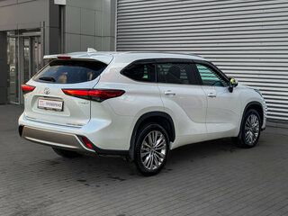 2025 Toyota Highlander IV (XU70), белый, 4995000 рублей, вид 4