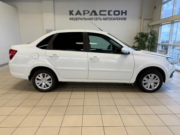 2018 Lada (ВАЗ) Granta I Рестайлинг, белый - вид 5