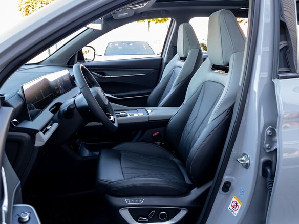 2024 Changan CS75 Plus III, серый, 2395000 рублей - вид 12