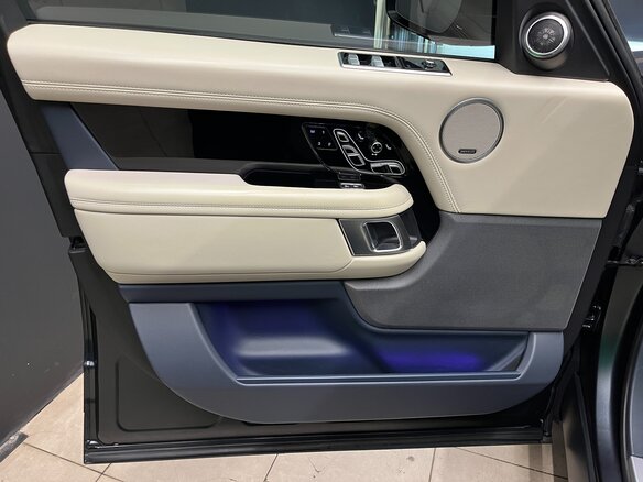 2021 Land Rover Range Rover IV Рестайлинг, серый, 11050000 рублей - вид 8