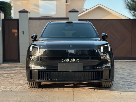 2026 Lynk & Co 900, чёрный, 7892000 рублей, вид 2