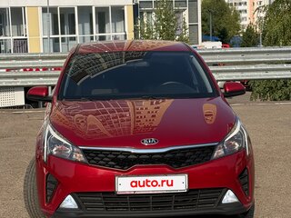 2021 Kia Rio IV Рестайлинг, красный, 1670000 рублей, вид 2