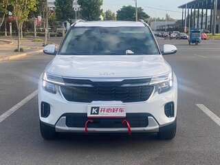 2023 Kia Seltos I Рестайлинг, белый, 1580000 рублей, вид 2