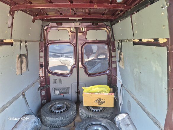 2006 Mercedes-Benz Sprinter, красный, 1950000 рублей - вид 12