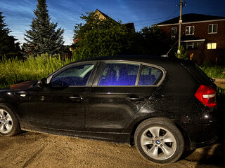 2011 BMW 1 серии 116i I (E81/E82/E87/E88) Рестайлинг, чёрный, 600000 рублей, вид 3