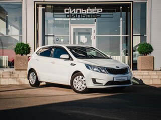2013 Kia Rio III, белый, 739000 рублей, вид 5