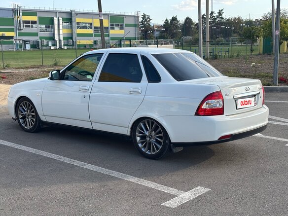 2013 Lada (ВАЗ) Priora I Рестайлинг, белый, 450000 рублей - вид 3